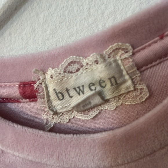 Between pink long sleeve top size 4 velour - Picture 4 of 7